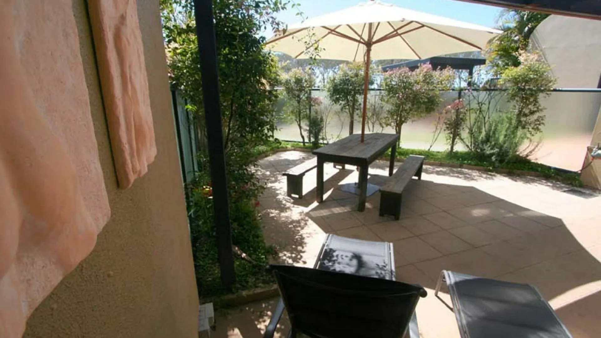 **** Aparthotel Byron Bay Beachfront Apartments Australia